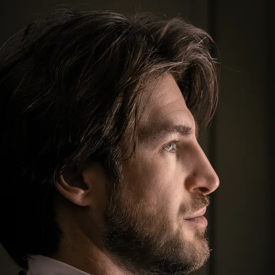 A clean, dry beard in profile, ready for oil